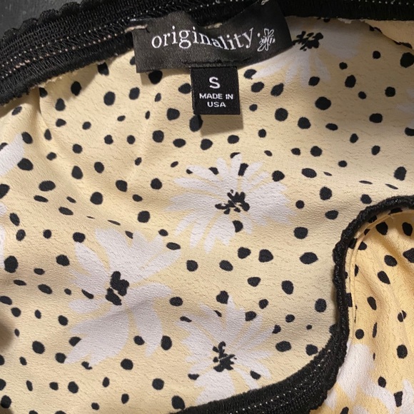 Yellow above the knee skirt!!! - Picture 3 of 4